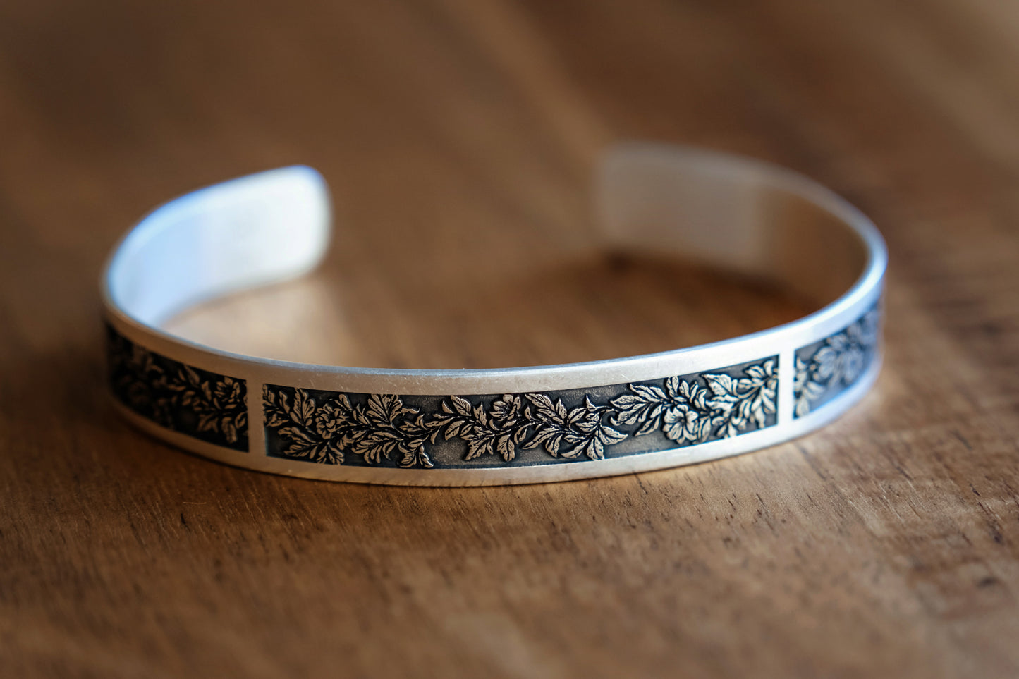 Bracelet, Sterling Cuff Botanical Vine 9mm