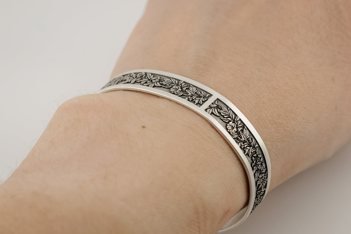 Bracelet, Sterling Cuff Botanical Vine 9mm