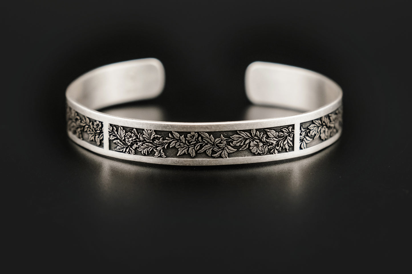 Bracelet, Sterling Cuff Botanical Vine 9mm