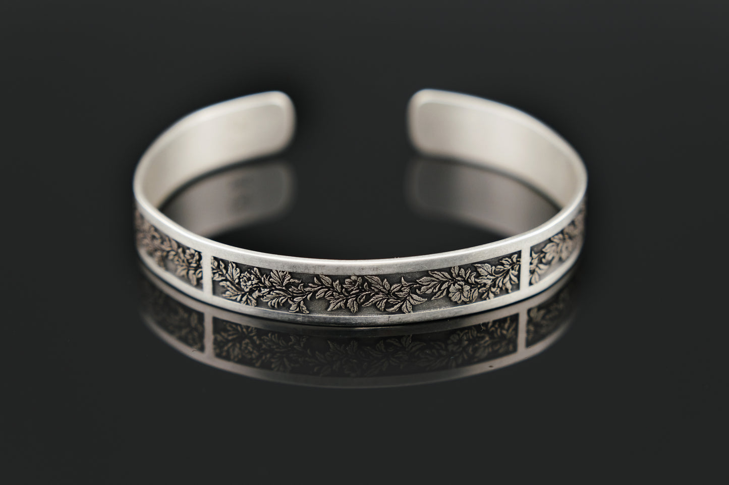 Bracelet, Sterling Cuff Botanical Vine 9mm