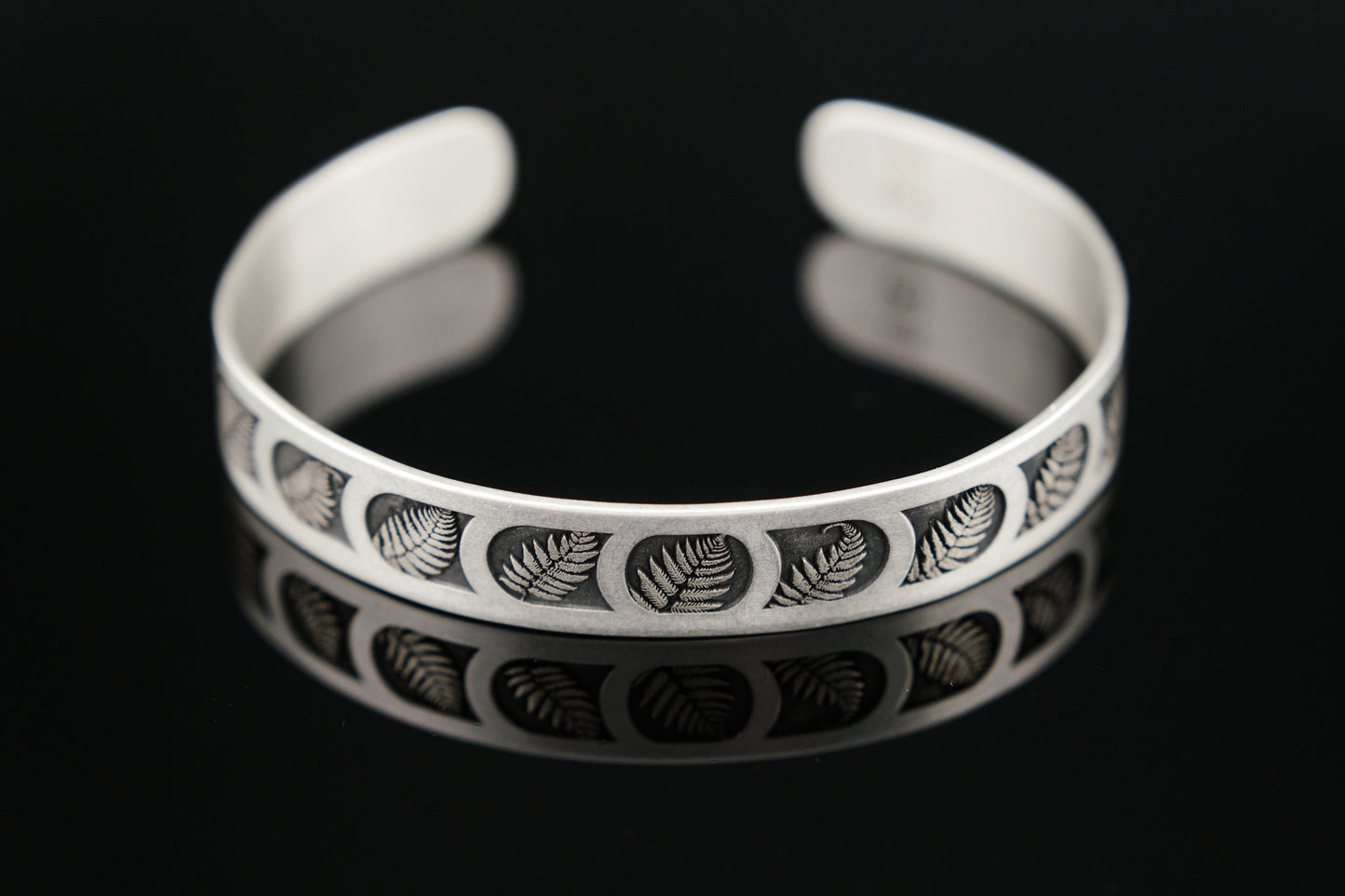 Bracelet, Sterling Cuff Stained-Glass Fern 9mm