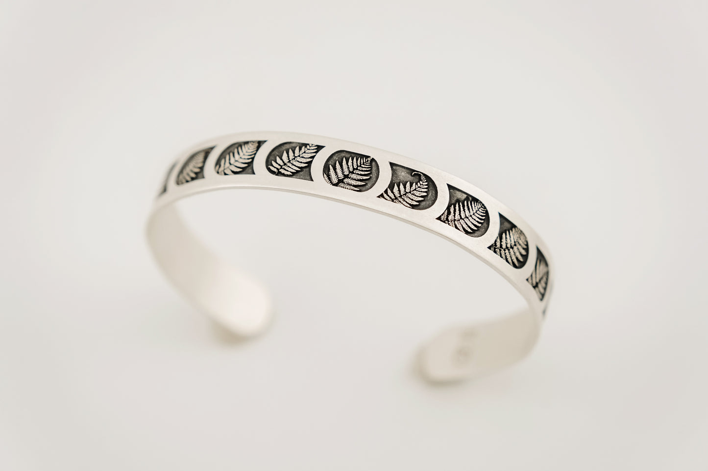 Bracelet, Sterling Cuff Stained-Glass Fern 9mm
