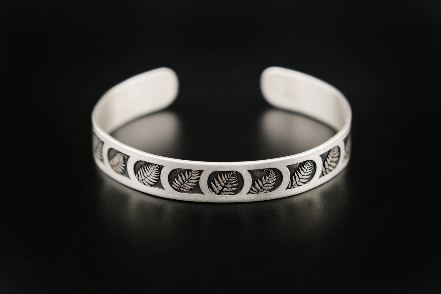 Bracelet, Sterling Cuff Stained-Glass Fern 9mm